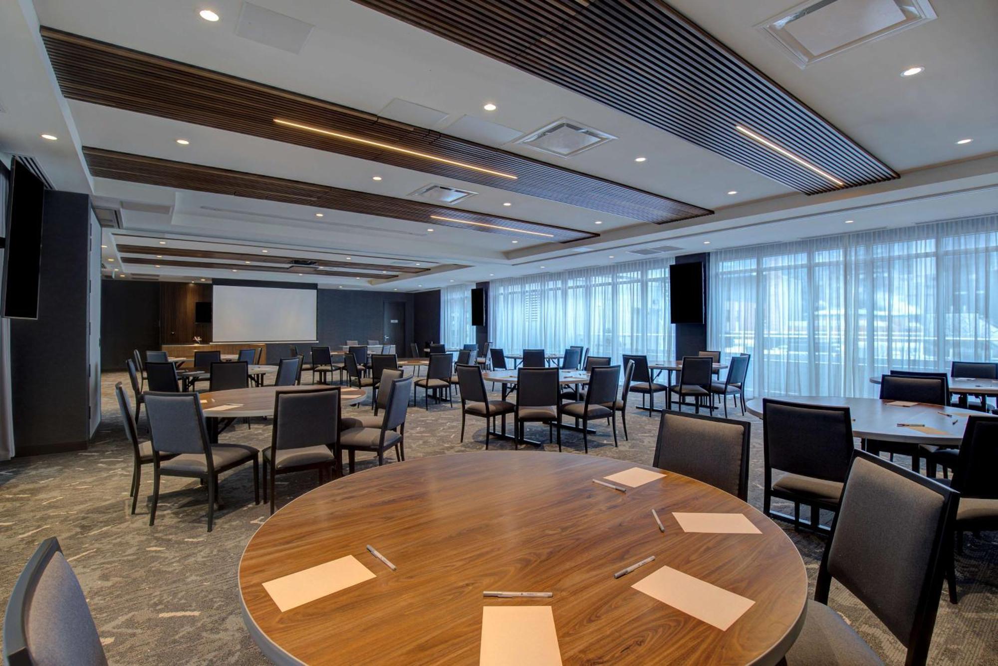 Homewood Suites By Hilton Montreal Downtown Esterno foto