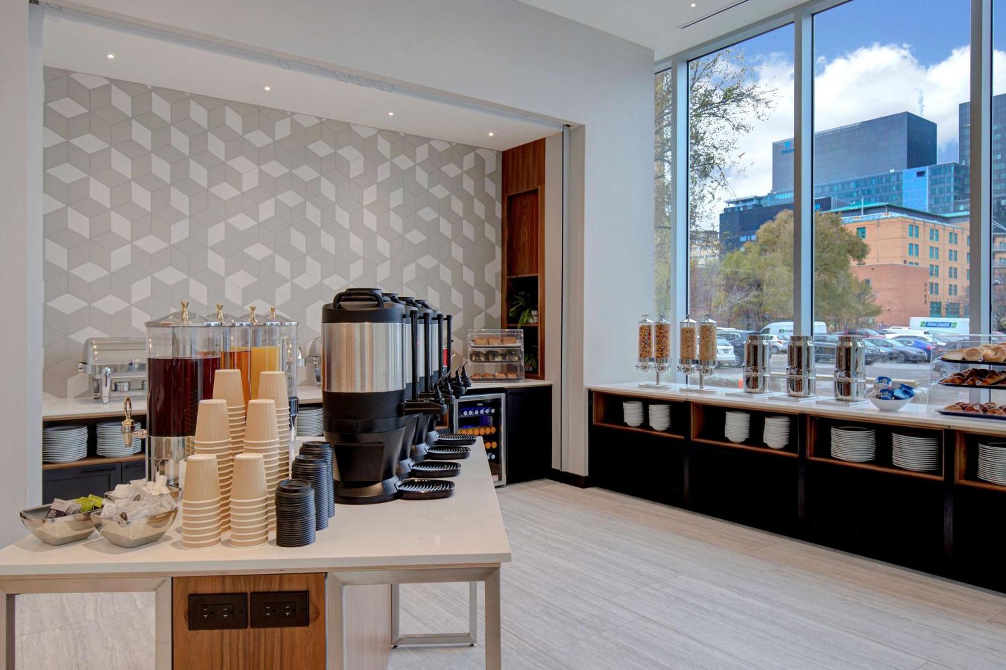 Homewood Suites By Hilton Montreal Downtown Esterno foto