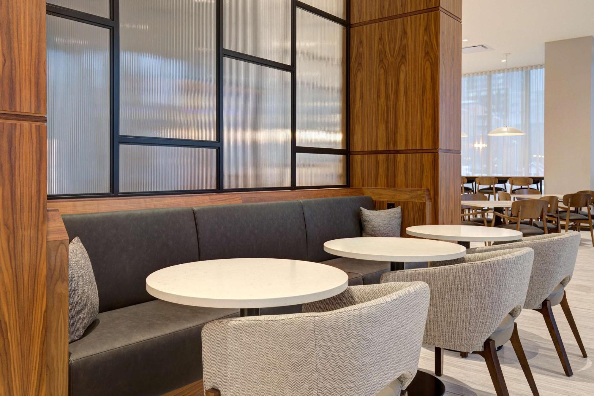 Homewood Suites By Hilton Montreal Downtown Esterno foto