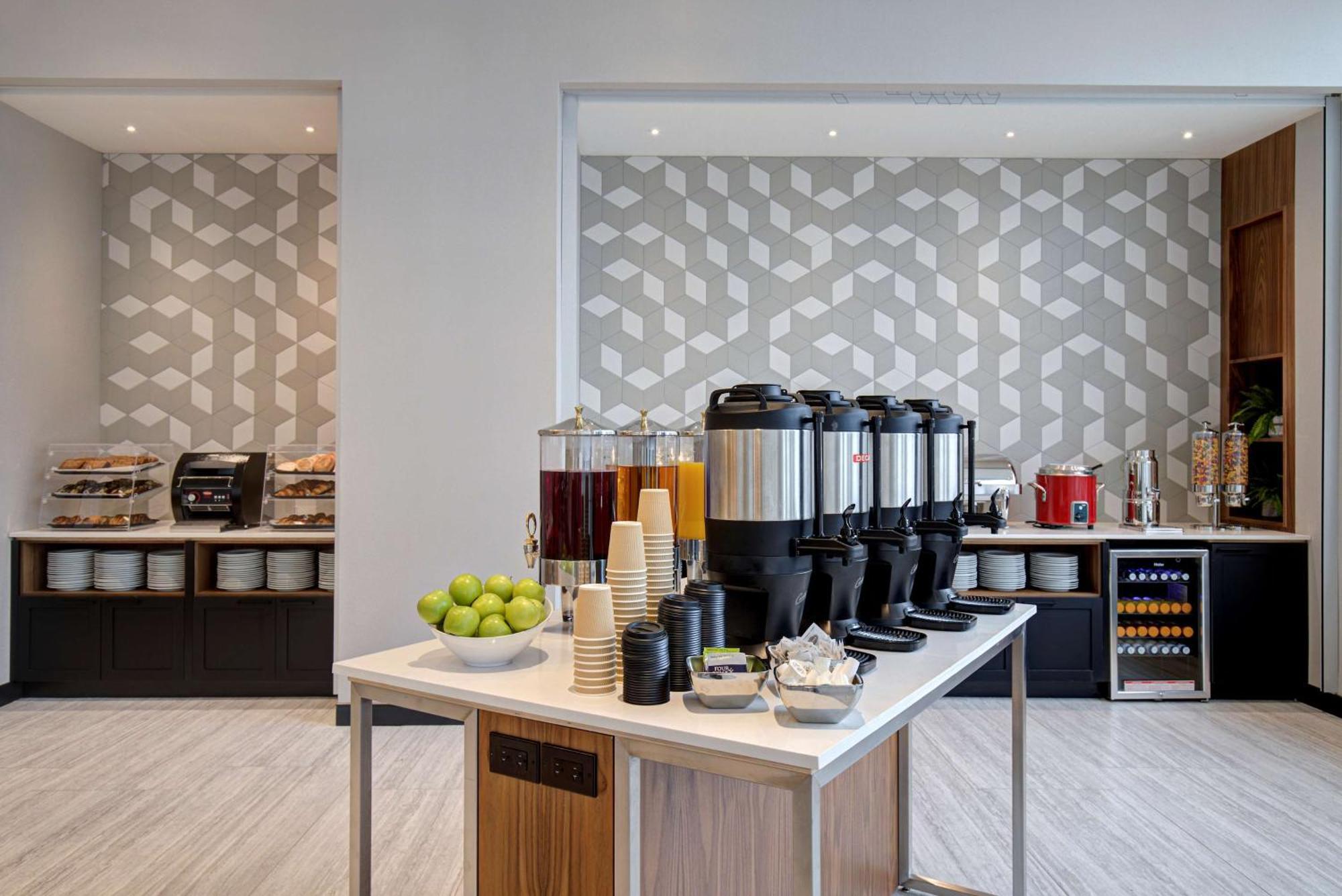 Homewood Suites By Hilton Montreal Downtown Esterno foto